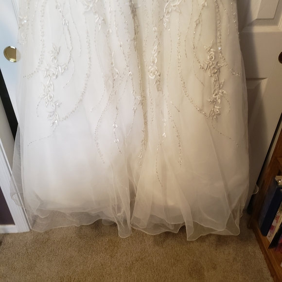 Bridal gown - Picture 4 of 5
